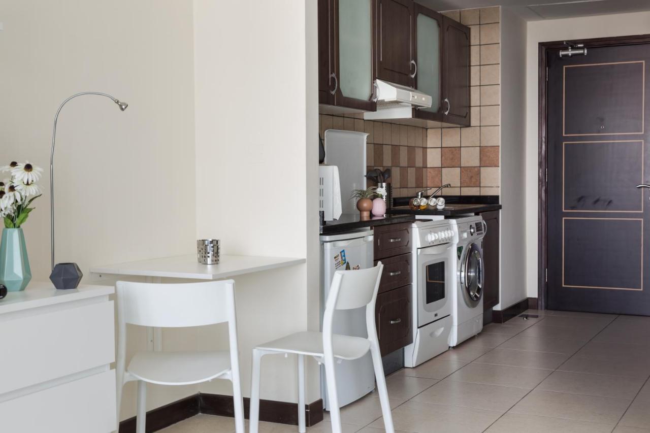 Higuests - Cozy Studio With Panoramic Views On The Lake Dubai Exterior foto