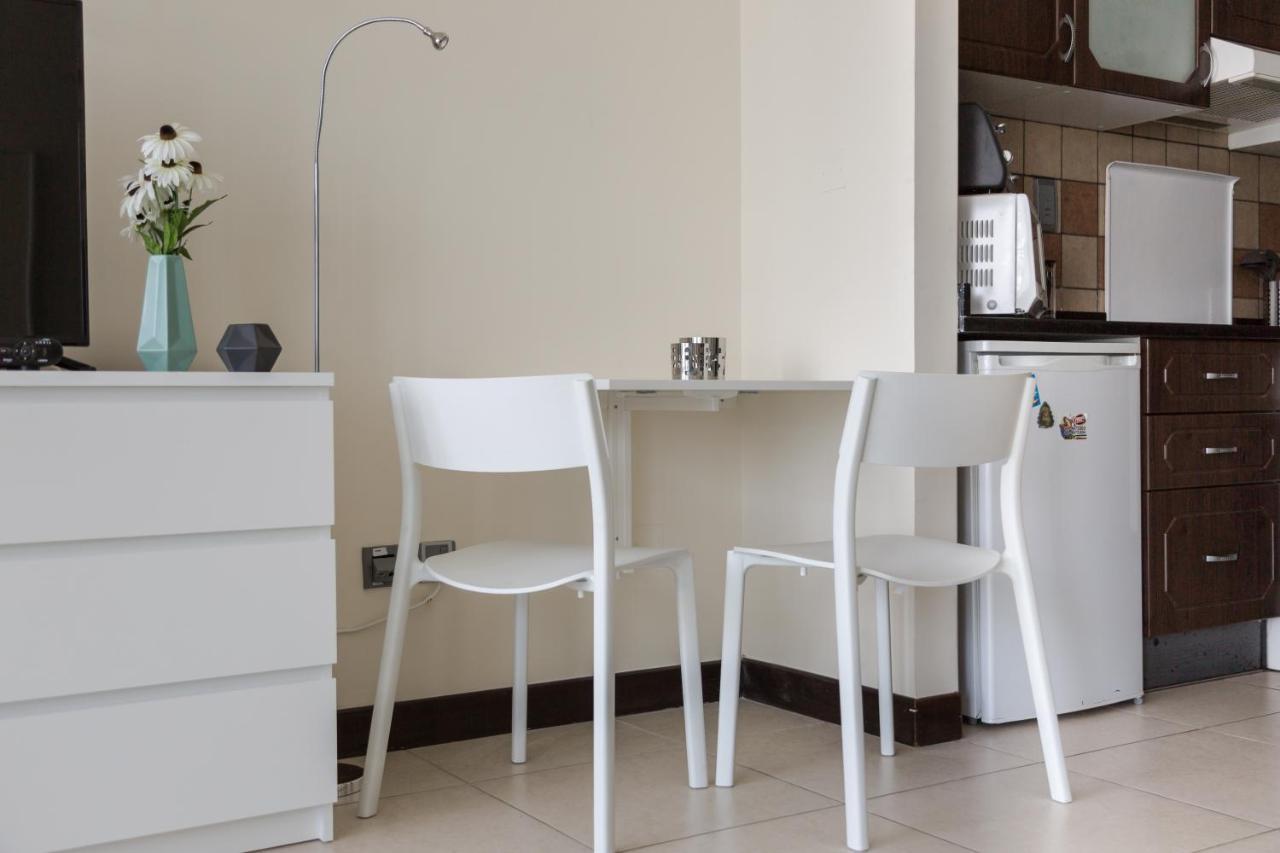 Higuests - Cozy Studio With Panoramic Views On The Lake Dubai Exterior foto