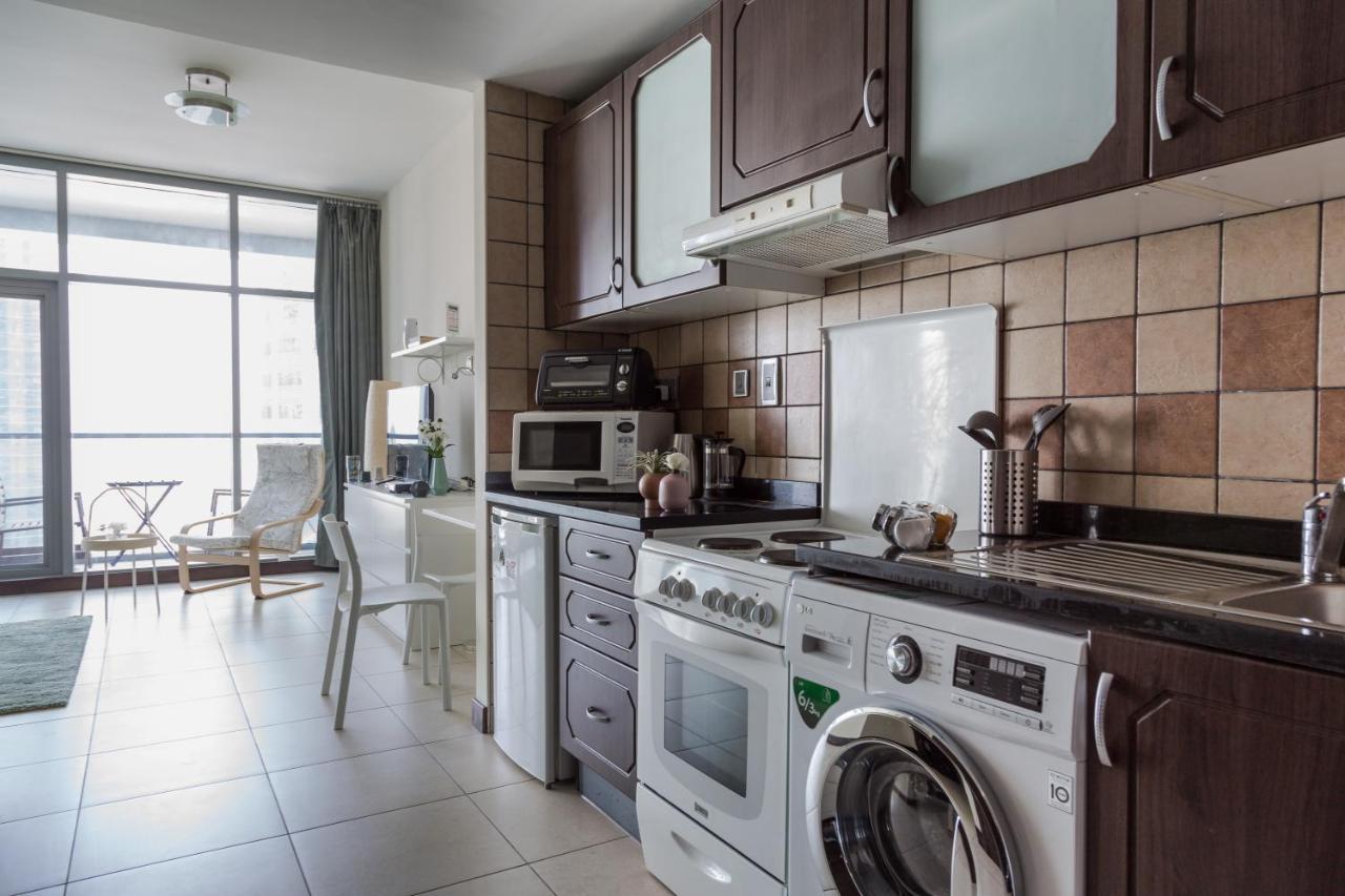 Higuests - Cozy Studio With Panoramic Views On The Lake Dubai Exterior foto