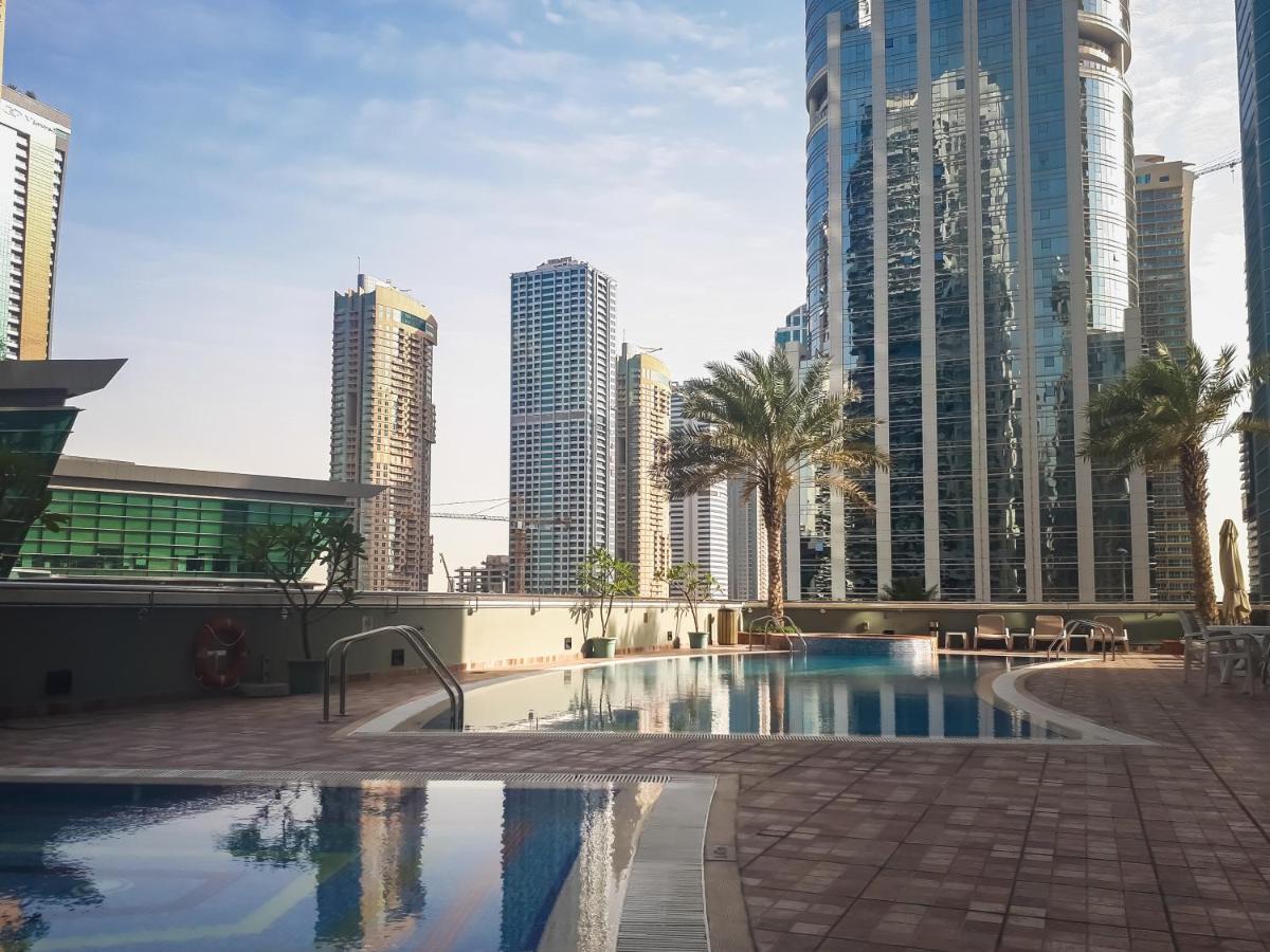 Higuests - Cozy Studio With Panoramic Views On The Lake Dubai Exterior foto